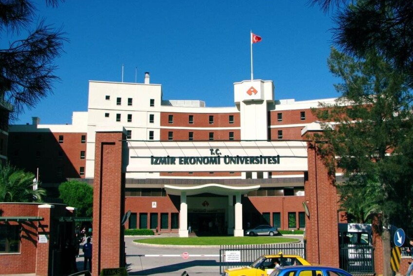 İzmir Ekonomi Üniversitesi